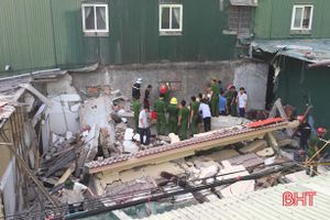 Sập nhà lúc tháo dỡ ở TP Hà Tĩnh, 2 người bị thương
