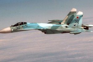 Tiêm kích của Nga "nhào lộn" trên đầu máy bay trinh sát Mỹ