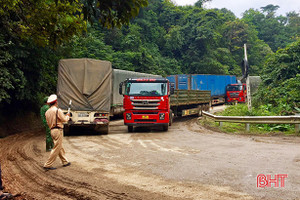 Đảm bảo an toàn giao thông đường lên Cửa khẩu Quốc tế Cầu Treo