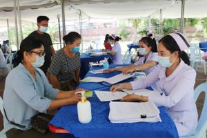 Số ca nhiễm COVID-19 vượt 40.000, Lào tiếp tục gia hạn lệnh phong tỏa đến ngày 14/11