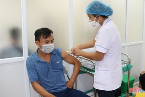 1.350 công nhân Formosa Hà Tĩnh tiêm vacxin phòng COVID-19