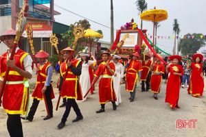 Đón bằng Di tích lịch sử - văn hóa cấp tỉnh Nhà thờ Nguyễn Văn Vựng - Nguyễn Văn Hội