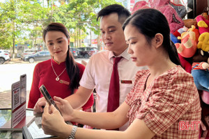 Agribank Chi nhánh tỉnh Hà Tĩnh ra quân phủ sóng dịch vụ VietQR