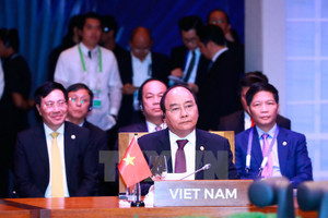 [Photo] Thủ tướng dự phiên toàn thể Hội nghị Cấp cao ASEAN