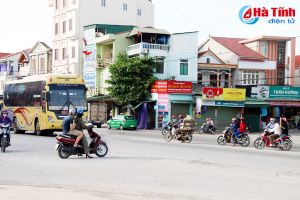 Bát nháo giao thông tại ngã ba Nghèn