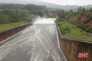 3 hồ chứa nước ở Hà Tĩnh chủ động xả tràn trước mưa lớn