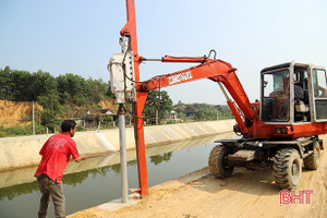 Hoàn thành thi công lan can bảo vệ kênh dẫn nước Ngàn Trươi trước tháng 5/2019