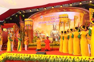 Người dân muôn phương thành kính dự lễ giỗ Quốc Tổ Hùng Vương tại Hà Tĩnh
