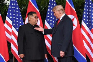 Ngoại giao kiểu Trump làm mờ đi khác biệt giữa đồng minh và kẻ thù?