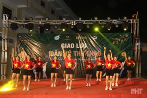 Sôi nổi đêm giao lưu dân vũ thể thao của phụ nữ thành phố Hà Tĩnh