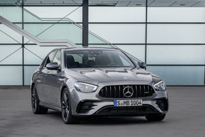 Phiên bản hiệu năng cao Mercedes-AMG E53 2021 chính thức trình làng