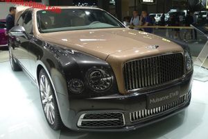 Xe nhà giàu Bentley Mulsanne EWB 2017 có giá "choáng váng" 20,7 tỷ