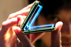 Samsung có thể ra mắt smartphone gập vuông mỏng và rẻ hơn