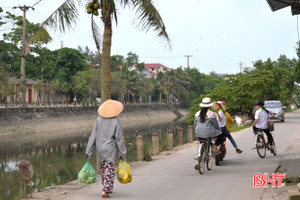 Bất an đường chật cận sông, không rào chắn!