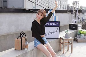 Phối đồ cùng túi nan, túi cói hot trend mùa hè