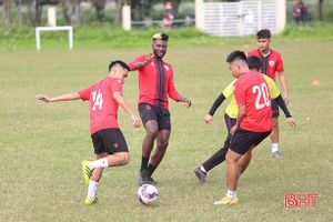 Hồng Lĩnh Hà Tĩnh giao hữu với Sông Lam Nghệ An trong lúc chờ V.League trở lại