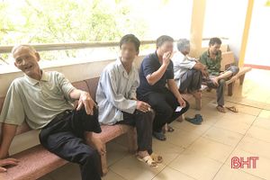 Sạch khói thuốc ở các bệnh viện Hà Tĩnh: Cần sự hợp tác từ người nhà bệnh nhân!