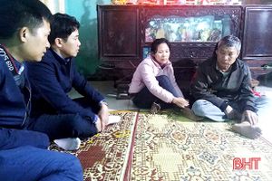 Gia đình 2 thuyền viên Hà Tĩnh mất tích ở Hàn Quốc đau xót ngóng tin con từ xứ người