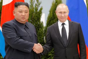 Không khí hội nghị thượng đỉnh đầu tiên giữa Tổng thống Putin và Chủ tịch Kim Jong-un