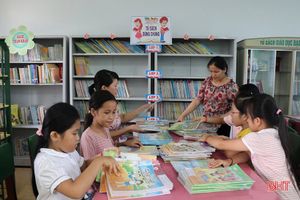 Tủ sách dùng chung cho học sinh nghèo Thạch Hà trước thềm năm học mới