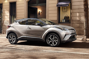 Toyota C-HR giá từ 26.000 USD, "mơ" cạnh tranh Audi Q2