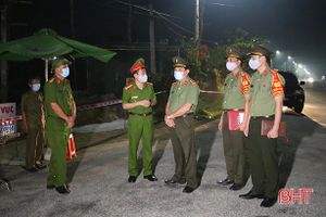 Lực lượng công an vùng dịch ở Hà Tĩnh cần thực hiện tốt nhiệm vụ “kép”