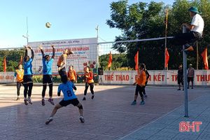 Khởi tranh giải bóng chuyền nữ Hương Sơn tranh cúp Trần Kim Xuyến lần 2