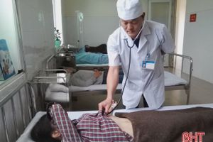 Huyện đầu tiên ở Hà Tĩnh đưa nhân viên y tế học đường về trạm y tế