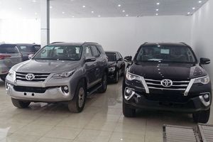 Khan hàng, giá Toyota Fortuner tăng vọt 200 triệu đồng tại đại lý