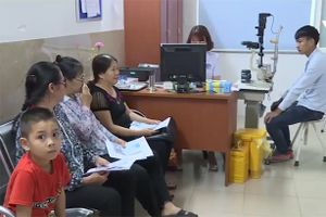 Tự ý nhỏ thuốc, 1 bệnh nhân Hà Tĩnh suýt bị mù vĩnh viễn