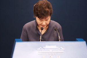Tổng thống Hàn Quốc thuê luật sư trước thẩm vấn