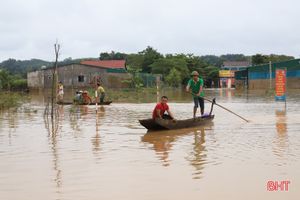 Cận cảnh nước lũ đang “bủa vây” nhiều xã ở Hà Tĩnh