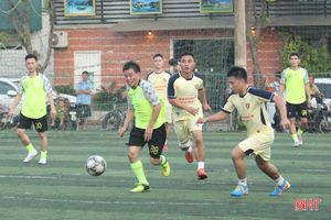 FC New Focus vô địch Giải Bóng đá lão tướng Hà Tĩnh tranh cúp Nam Sport