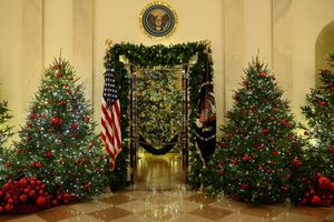 Giáng sinh tràn ngập Nhà Trắng dù gần tháng nữa mới đến Noel