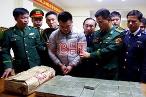 Giấu 120 bánh heroin tinh vi trên "xế hộp" từ Lào về vẫn bị bắt ở Hà Tĩnh