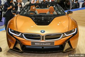 Siêu xe BMW i8 Roadster đầu tiên cập bến Malaysia