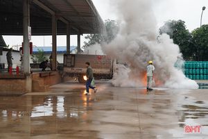 Diễn tập sự cố gây cháy nổ tại doanh nghiệp ở Nghi Xuân