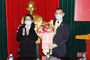 Trao quyết định bổ nhiệm Chánh án TAND huyện Nghi Xuân
