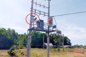 Vì sao 27 hộ dân ở Lộc Hà 6 năm dùng chung 1 công tơ điện?