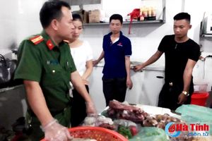 Nhiều thịt “bẩn” trong quán nướng Sapa, nhà hàng Văn Minh, Long Chiến