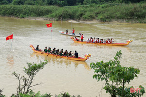 15 đội tranh tài đua thuyền trên sông Ngàn Phố