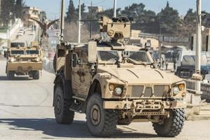 Mỹ tăng cường triển khai trang thiết bị quân sự tới Đông Bắc Syria
