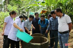Hương Khê vệ sinh môi trường, phòng chống dịch bệnh sau mưa lớn