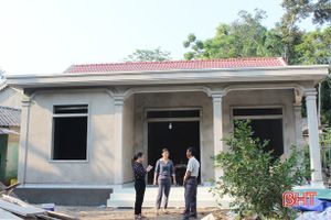 Gần 500 ngôi nhà kiên cố giúp người nghèo Hà Tĩnh ổn định cuộc sống