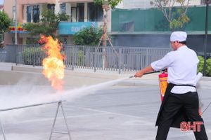 Trang bị kỹ năng phòng cháy chữa cháy cho 120 CBNV Vinpearl Hà Tĩnh