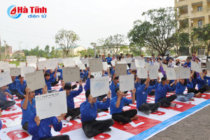 Sinh viên Trường CĐ Công nghệ Hà Tĩnh rung chuông vàng bảo vệ môi trường