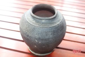 Phát hiện đồ gốm cổ thời Lý - Trần trong vườn nhà dân ở Nghi Xuân