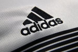 Adidas dự định tiếp tục chuyển nhiều đơn hàng từ Trung Quốc sang Việt Nam