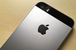 iPhone SE - kẻ thù đáng sợ của iPhone 7 