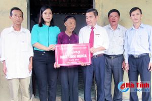 Agribank Can Lộc bàn giao nhà tình nghĩa cho vợ liệt sỹ